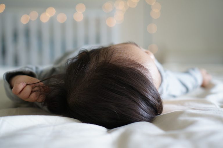 enfant bébé dormir sommeil