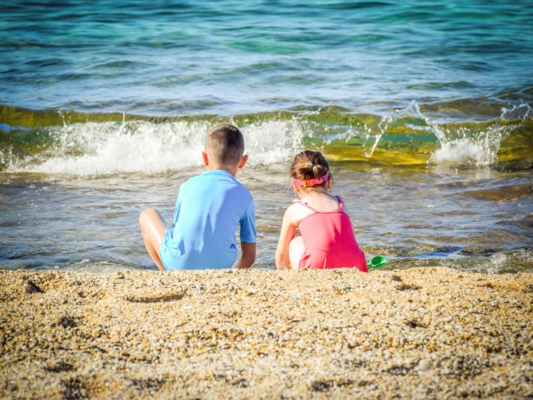 enfants soleil plage mer