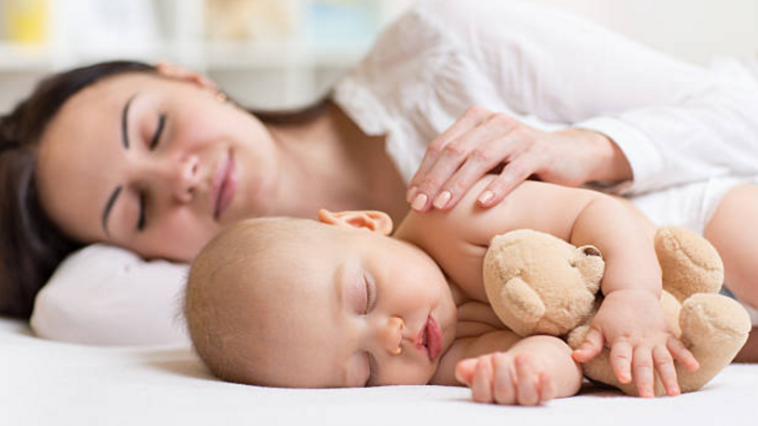 cododo bébé dormir lit maternage proximal