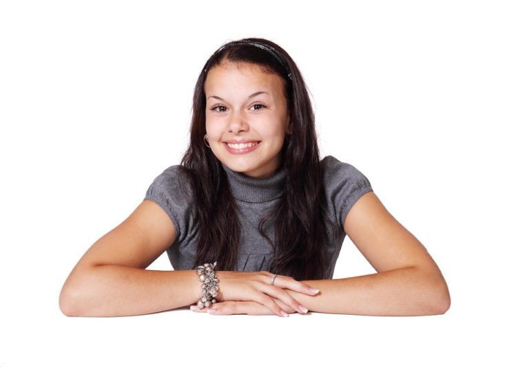 maquillage léger naturel jeune fille
