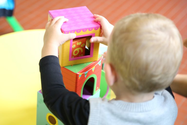 maternelle école crèche enfant bébé jeux