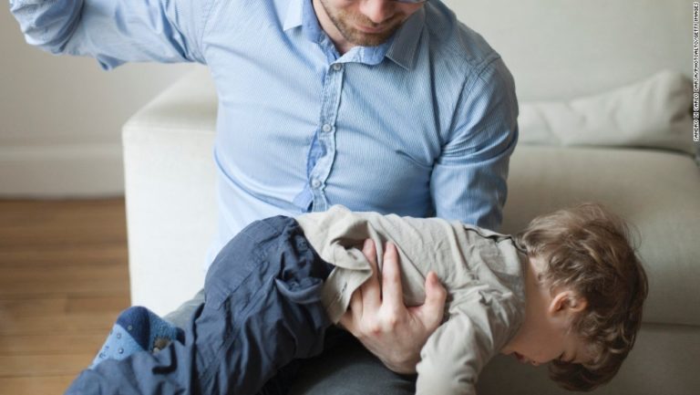 fessée punition parent enfant