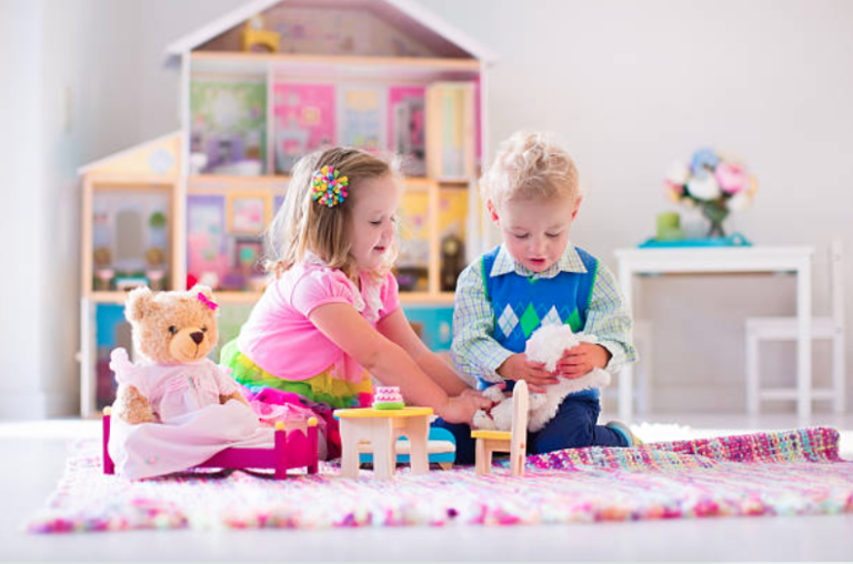 enfants garçon fille stéréotype rose bleu jouer discrimination publicités sexistes bleu rose