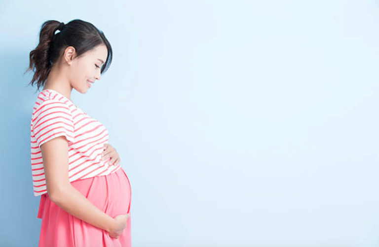 grossesse femme enceinte troisième trimestre
