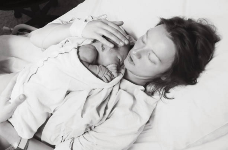 accouchement femme bébé nourrisson naissance