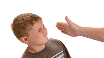 claque enfant gifle violence