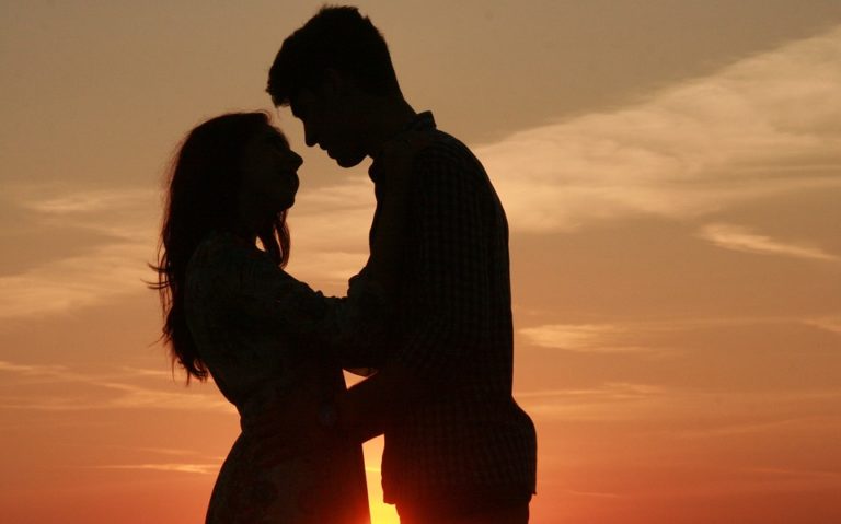 couple amour baby moon