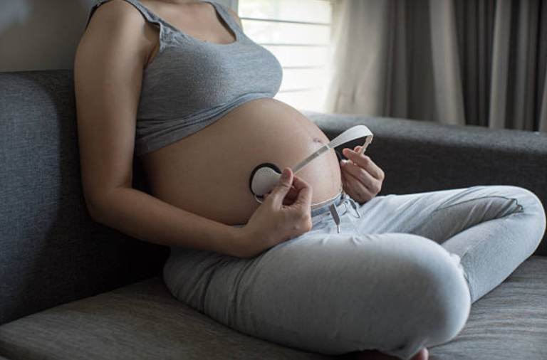 enceinte grossesse son fœtus bruits musique écouteurs