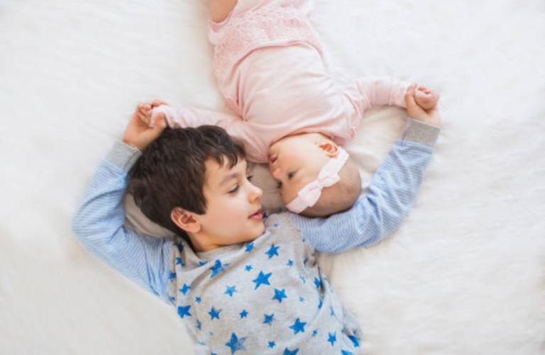 enfant bébé garçon fille frère soeur choix du roi