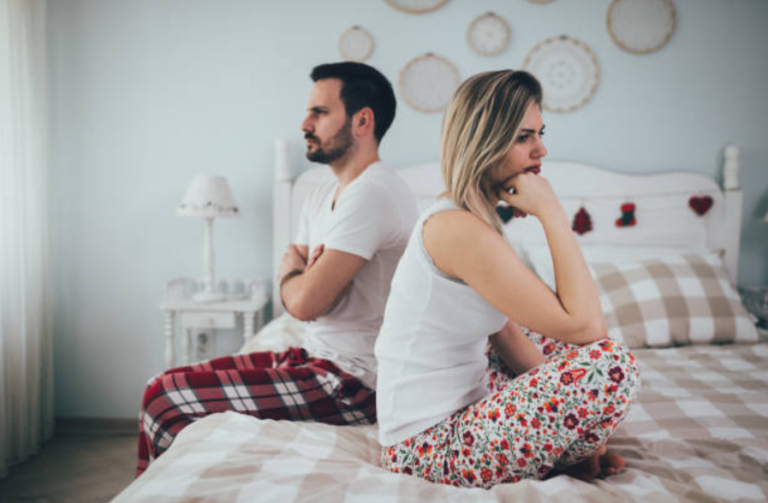 couple crise dispute divorce séparation baby-clash fausse couche