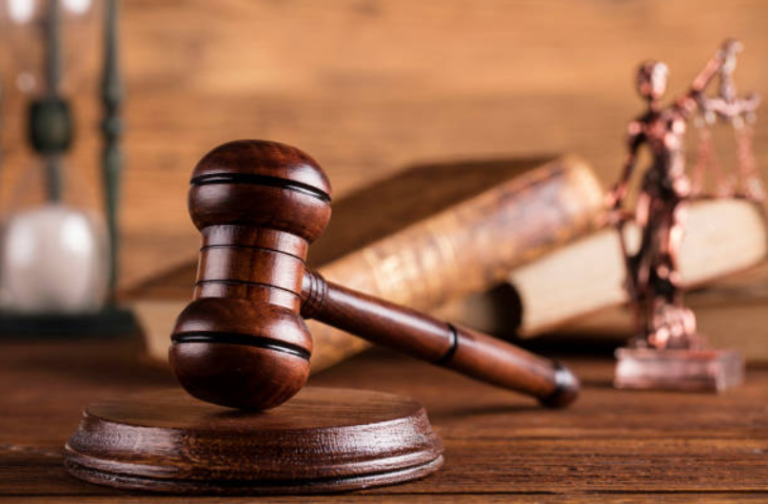 justice loi tribunal avocat juge