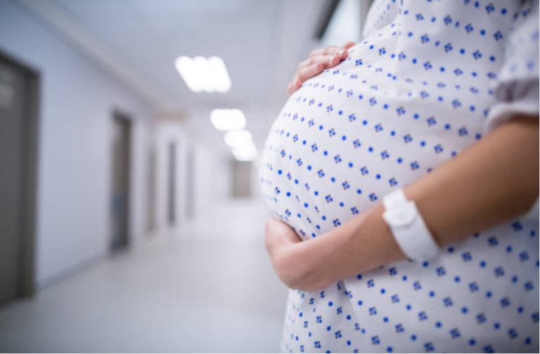 enceinte grossesse diabétique hôpital hospitalisation médecin malade pré-éclampsie maternité GPA
