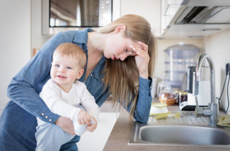 maman seule fatigué surmenée