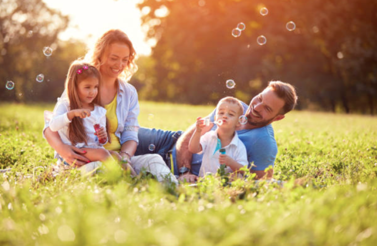 famille enfants jeux bulle