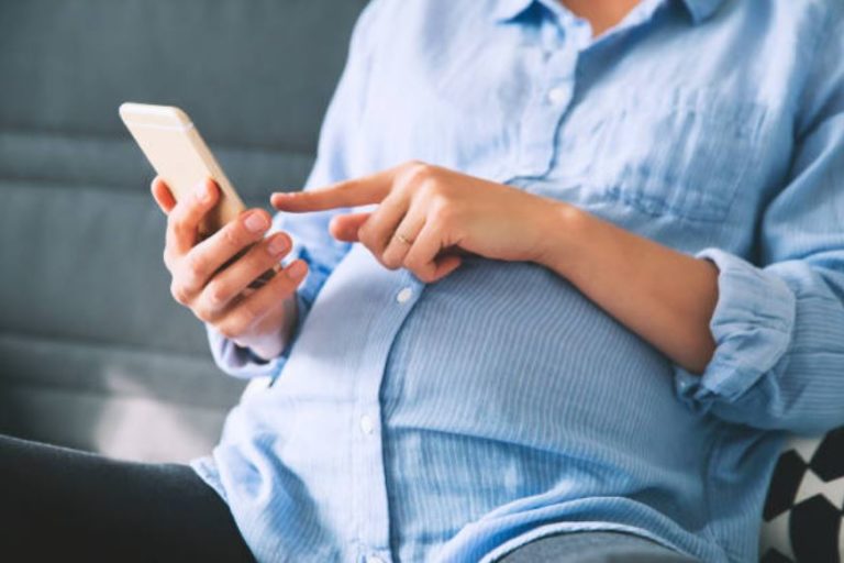 téléphone grossesse enceinte portable smartphone wi-fi ondes applications