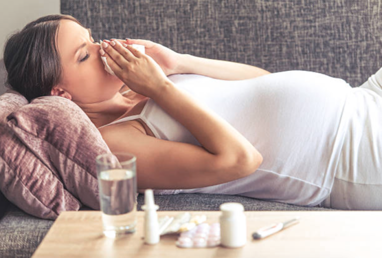 enceinte grossesse malade rhume médicaments rhume