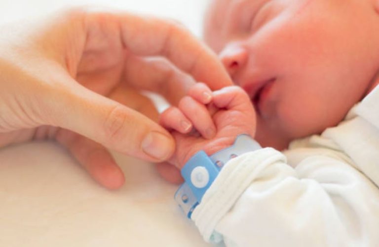 bébé nouveau-né nourrisson prénom