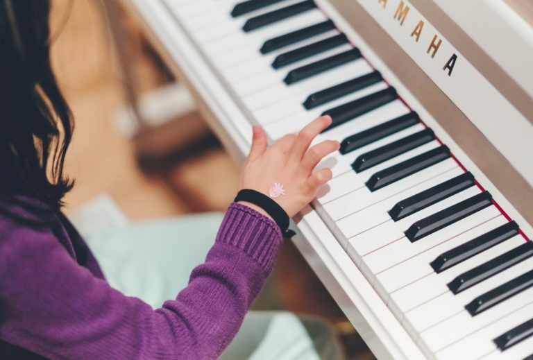 enfant piano instrument