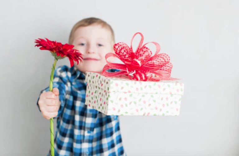 enfant cadeau offrir fête mères pères