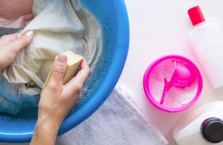 laver nettoyer vêtement tâche