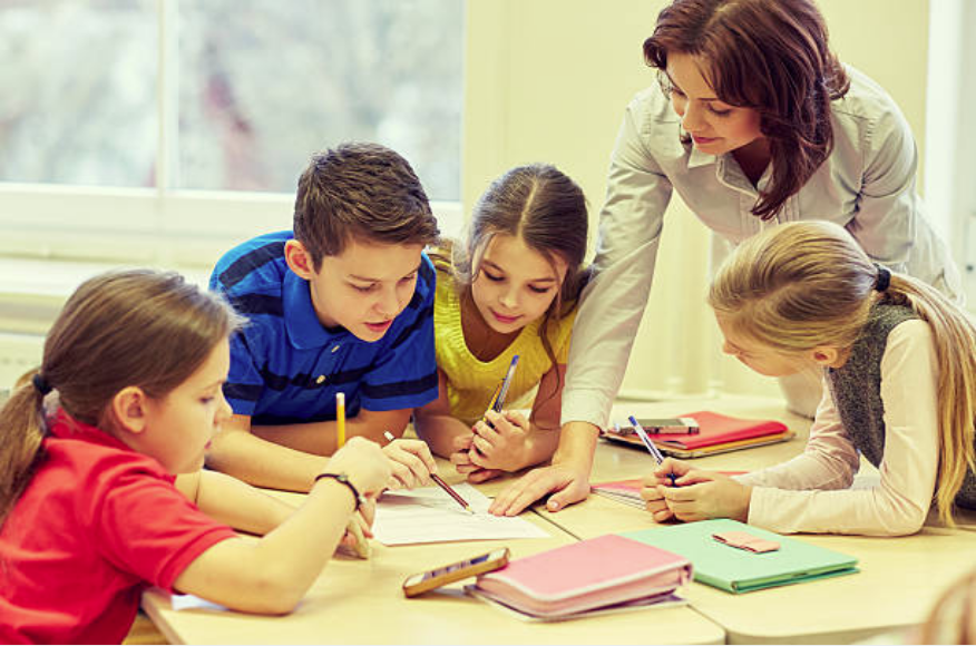 soutien scolaire enfants classe professeur