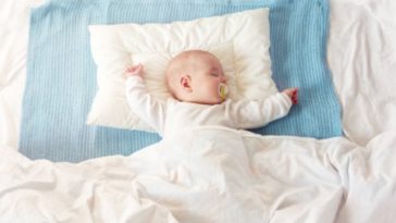 bébé oreiller dormir sommeil