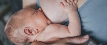 bébé tétée allaitement nourrisson tétée