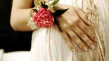 enceinte grossesse main ongles manucure vernis
