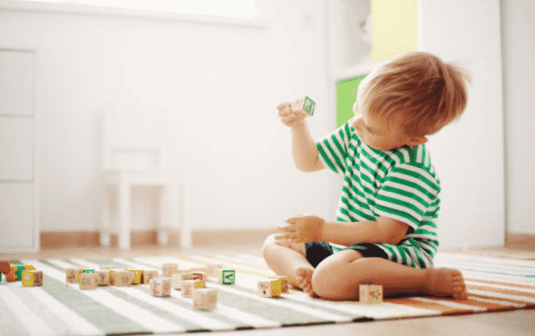 enfant jouet enfant précoce