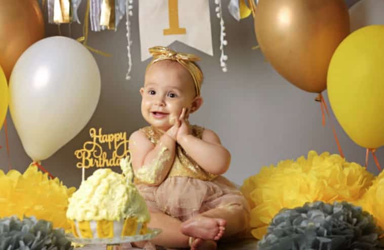 bébé anniversaire gâteau smash the cake fête