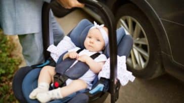 porter siège-auto cosy voiture bébé