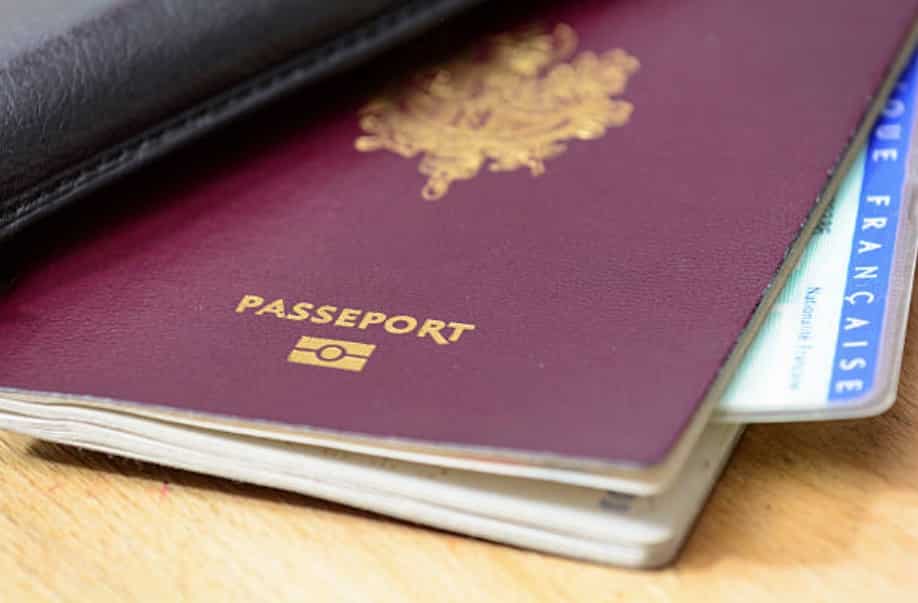 papiers d'identité passeport pièce d'identité visa
