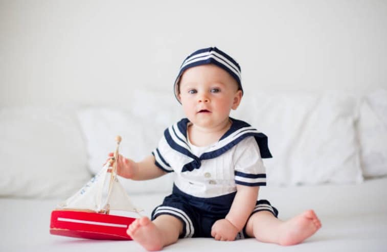 bébé marin nourrisson enfant jeux eau océan mer prénoms marins