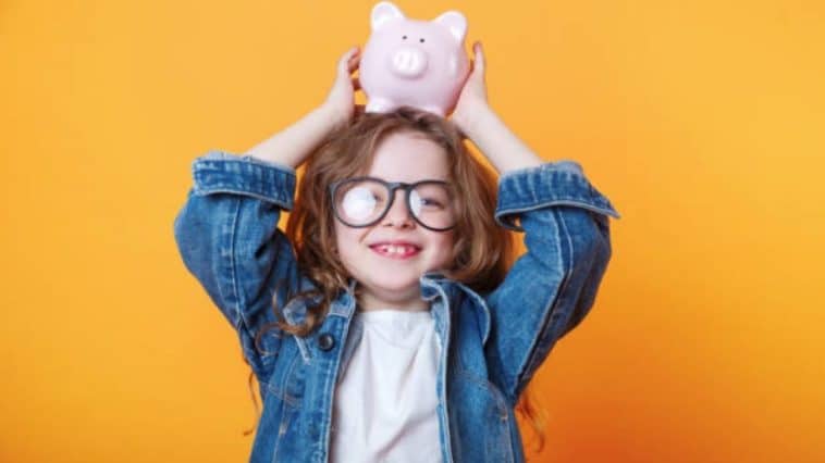 fille argent enfant economies tirelire argent de poche