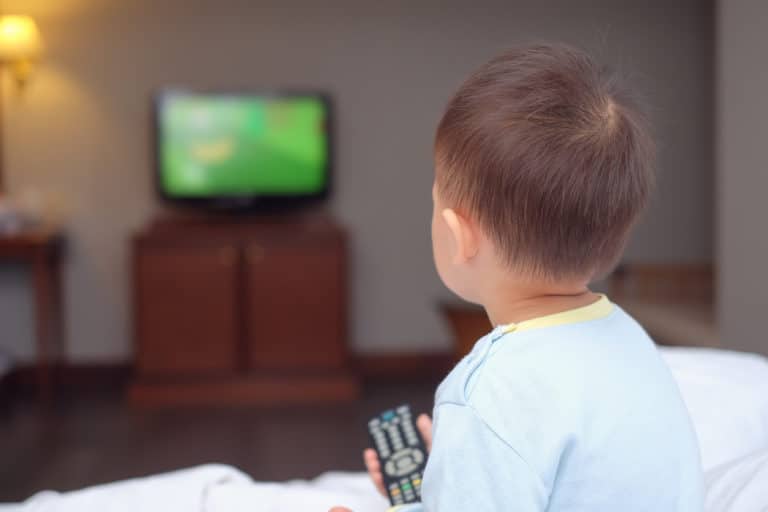 enfant écrans télévision matin troubles du langage exposition TV