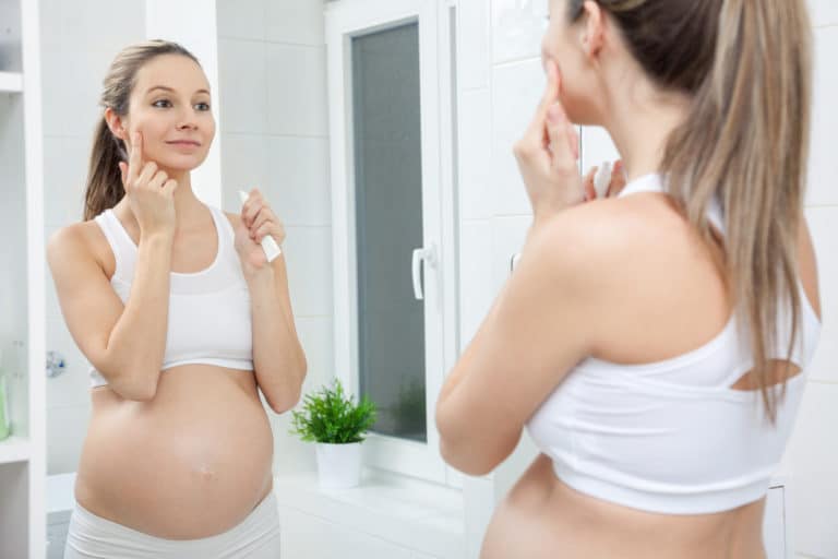 grossesse cosmétiques enceinte crème soins hydratation