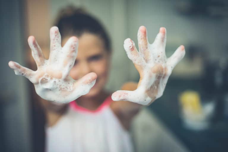 laver mains hygiène propreté enfant apprendre