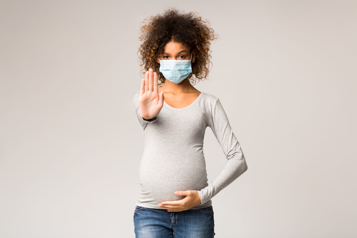 enceinte grossesse malade accouchement coronavirus masque maladie