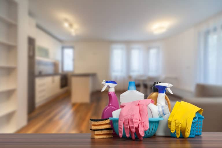 ménage produits ménagers nettoyage maison coronavirus désinfecter javel éponges