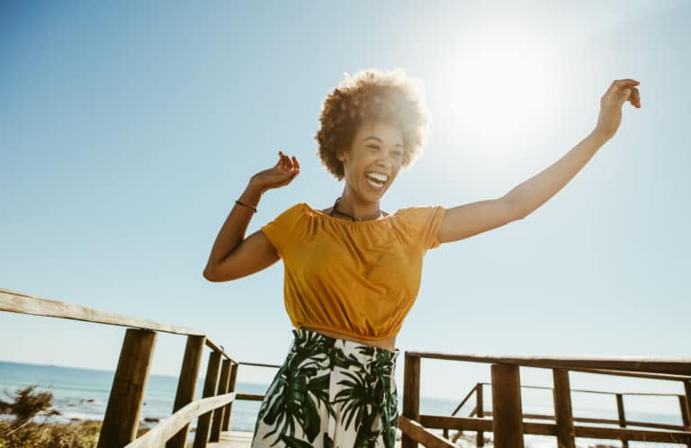 momcation vacances femme seule plage été