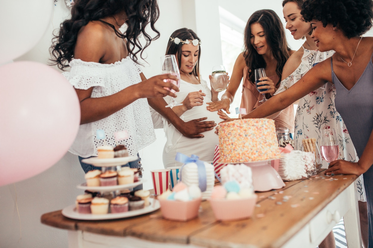 amis grossesse baby-shower gender reveal enceinte femme amitié