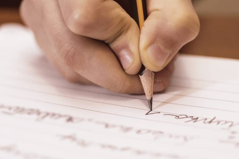 écriture écrire enfant école apprendre crayon