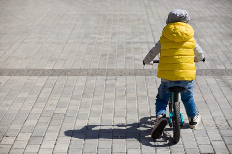 draisienne vélo enfant apprendre apprentissage roulettes
