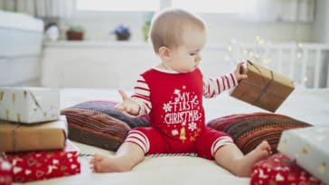 cadeaux de Noël enfant bébé fin d'année fête