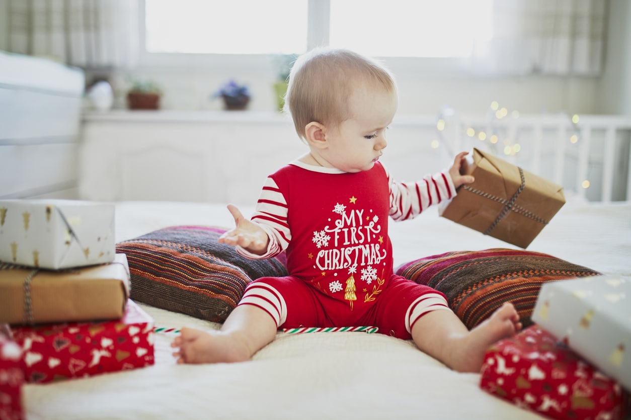 cadeaux de Noël enfant bébé fin d'année fête