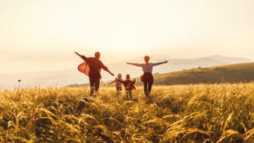 famille extérieur promenade activités enfants parents voyage voyager