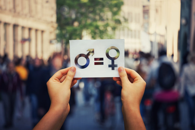 égalité homme-femme parité combat féminisme manifestation covid-19 inégalités