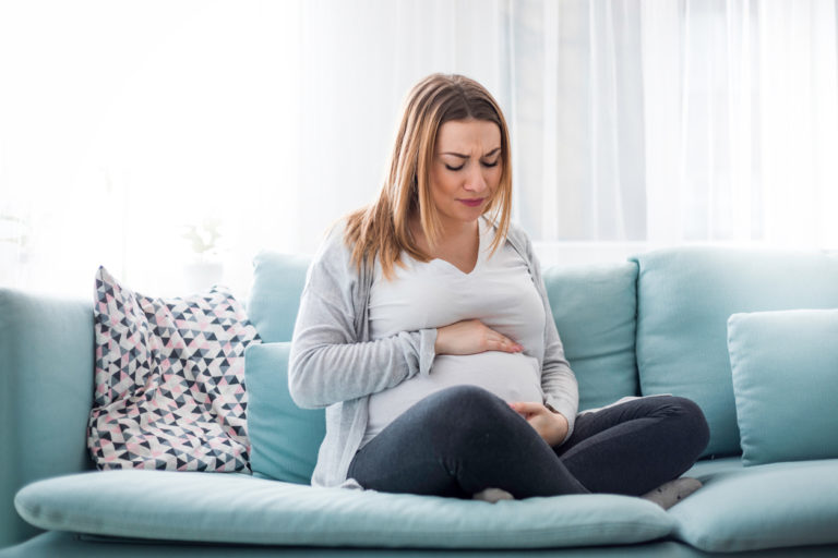 enceinte grossesse ventre douleurs maux femme troubles digestifs inconfort
