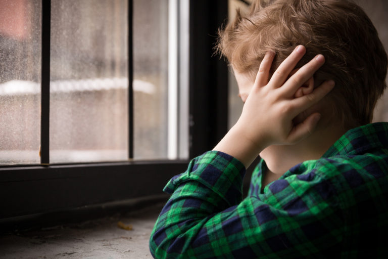 enfant bruits surdité sourd oreille mal sons