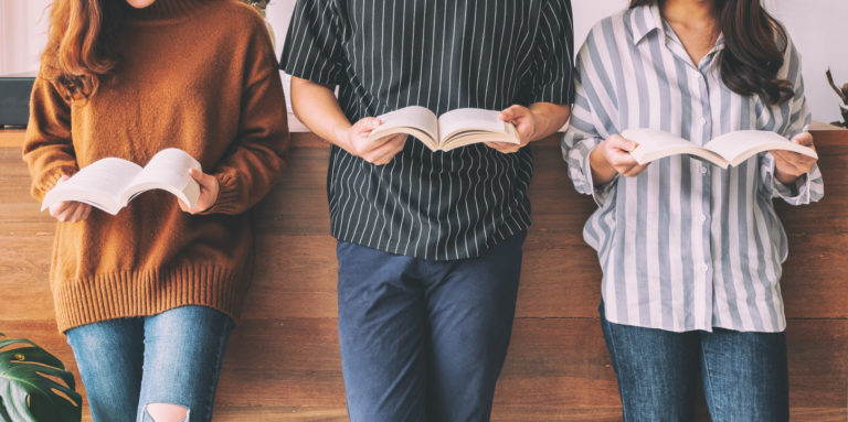 pass culture jeunes adolescents lire livre bibliothèque librairie lecture